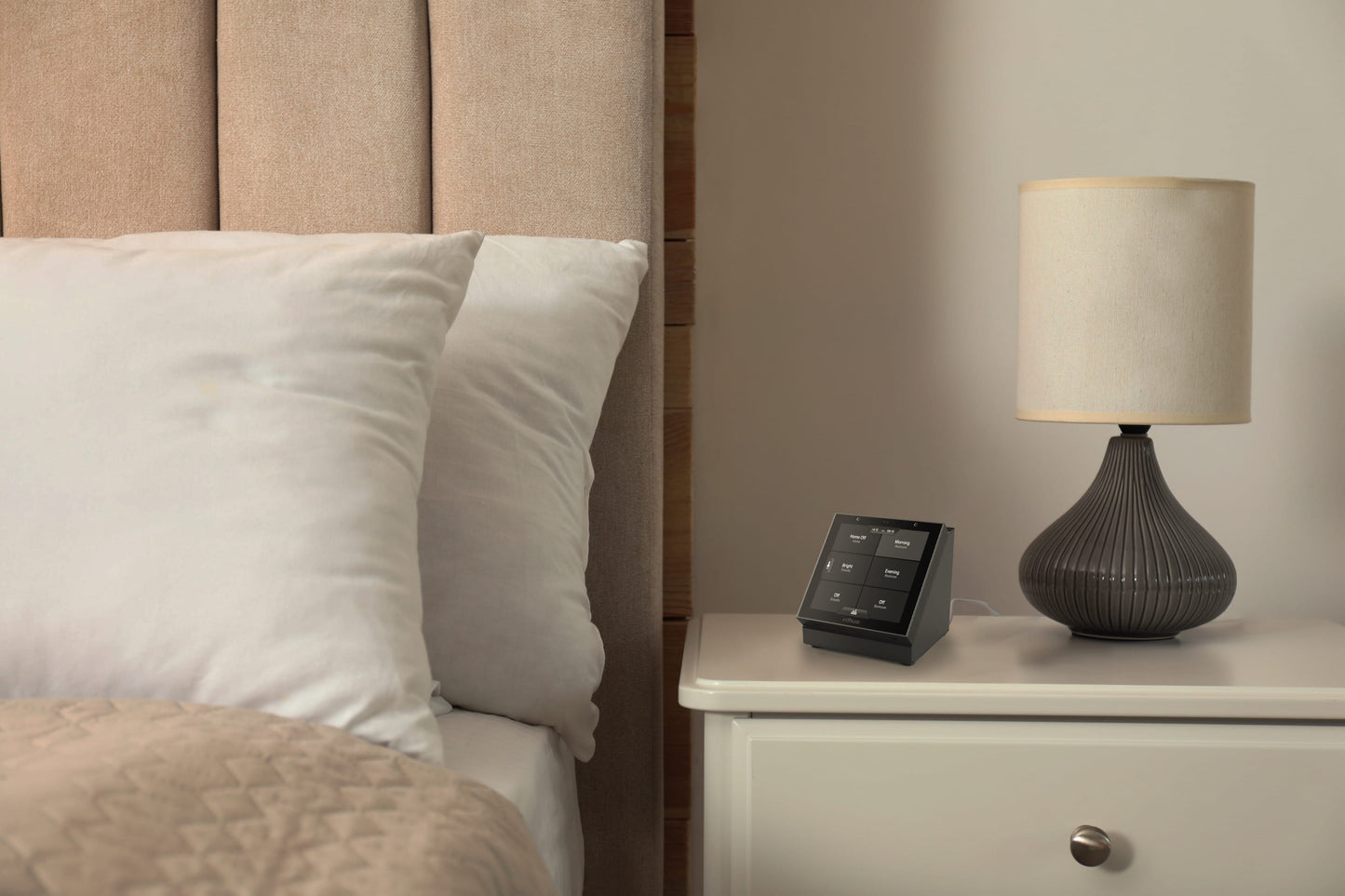 Rithum Switch Table Stand